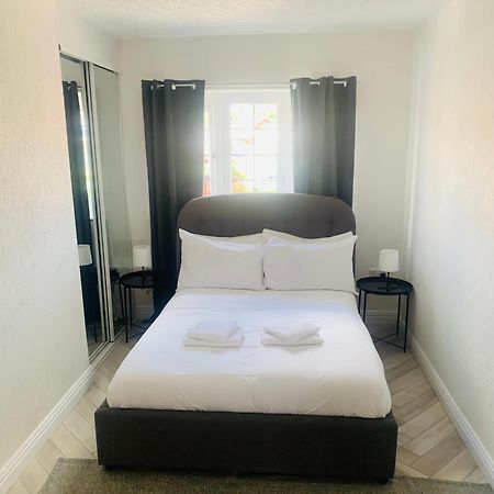 Newly Renovated, Modern 3 Bed Apartment Walmersley Luaran gambar