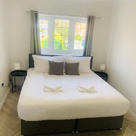 Newly Renovated, Modern 3 Bed Apartment Walmersley Luaran gambar