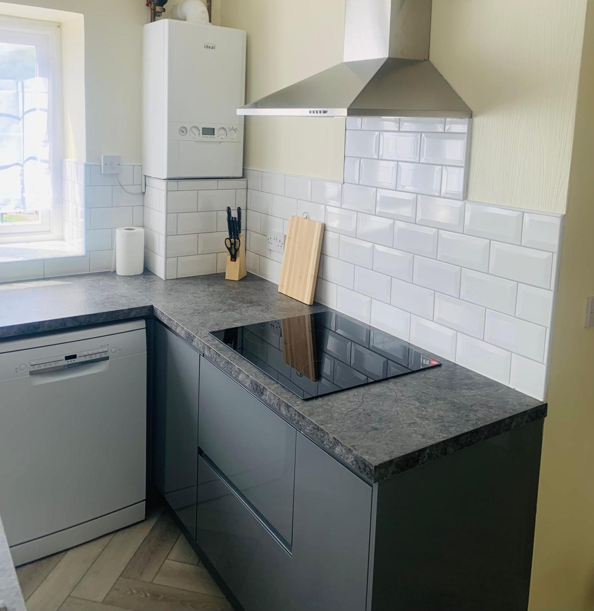 Newly Renovated, Modern 3 Bed Apartment Walmersley Luaran gambar